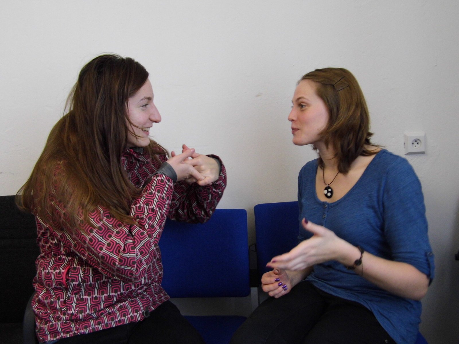 Conversations Unplugged Feel Deeper and Real (image credits: wikimedia)