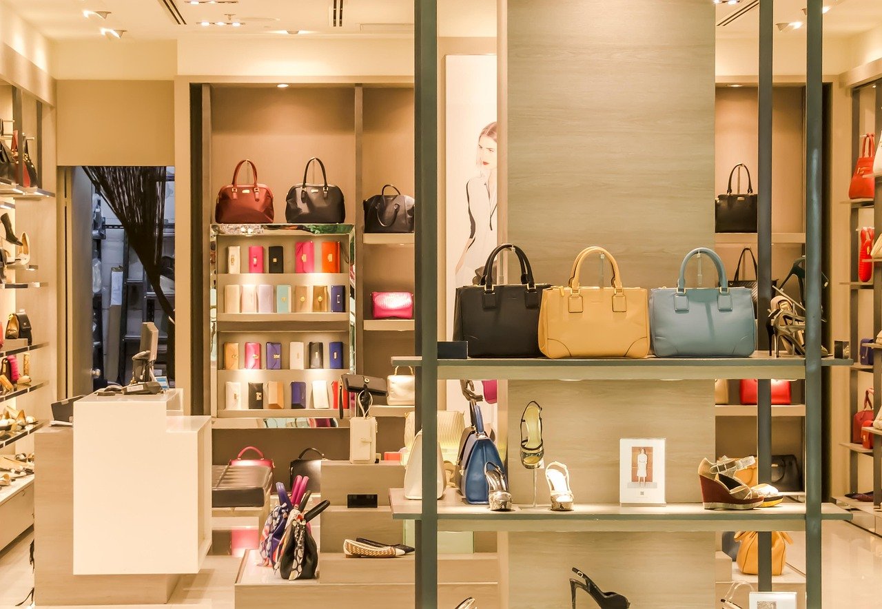 Stores Were Style Labs for Bold Experiments (image credits: pixabay)