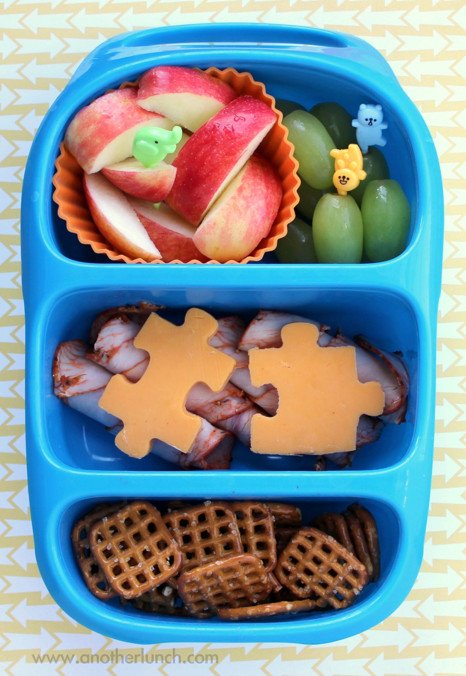 Lunchboxes That Made Lunchtime Legendary (image credits: wikimedia)