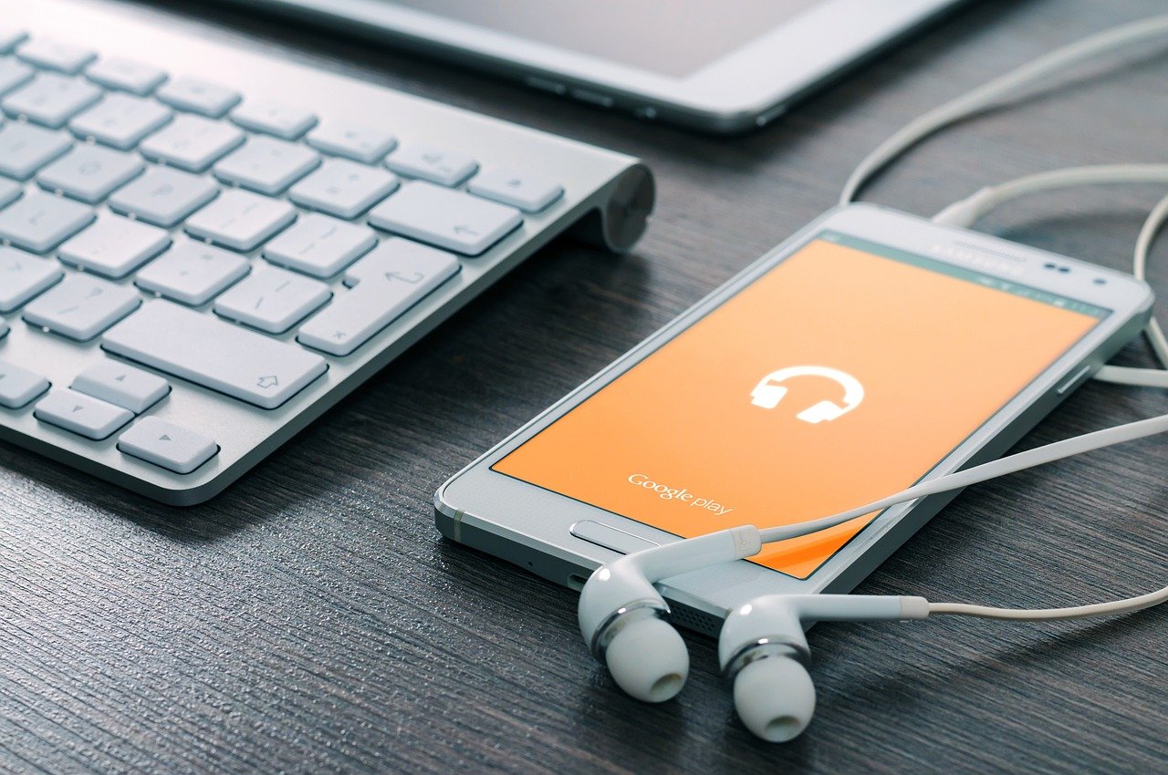 Digital Platforms Are Reimagining the Mixtape (image credits: pixabay)
